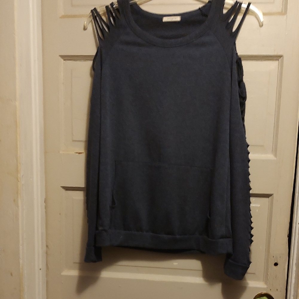 12 PM By Mon Ami Navy Top